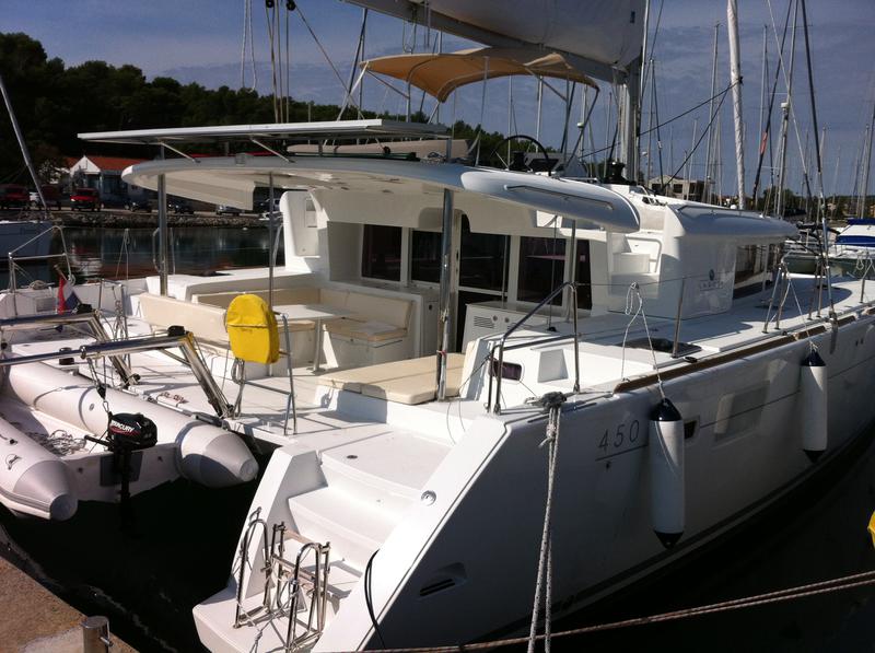 Book yachts online - catamaran - Lagoon 450 - Bevanda - rent