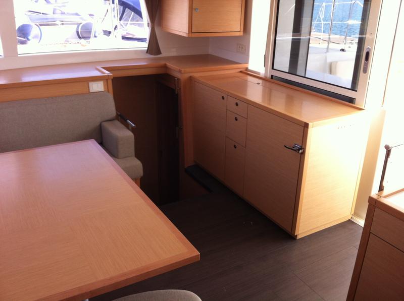 Book yachts online - catamaran - Lagoon 450 - Bevanda - rent