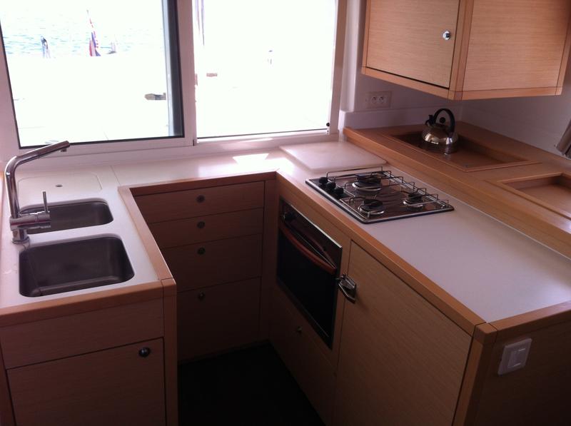 Book yachts online - catamaran - Lagoon 450 - Bevanda - rent