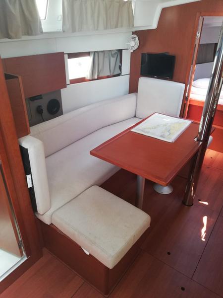 Book yachts online - sailboat - Oceanis 38.1 - Mirta - rent