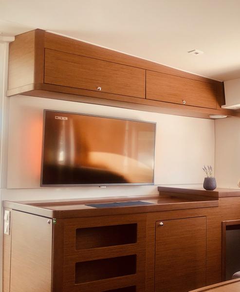 Book yachts online - catamaran - Lagoon 42 - Aura (skippered) - rent