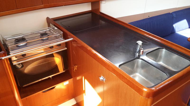 Book yachts online - sailboat - Oceanis 37 - Serena - rent