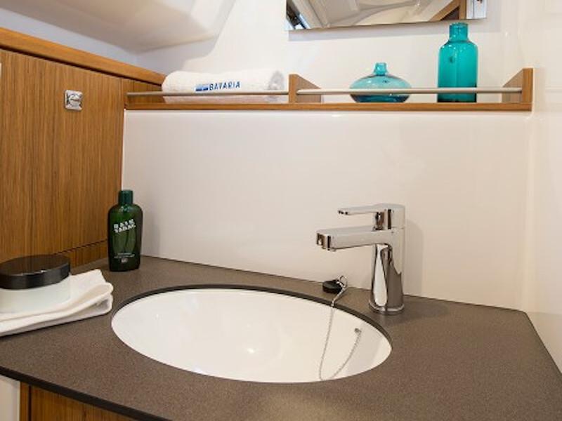 Book yachts online - sailboat - Bavaria 37 - Stairway to Heaven - rent