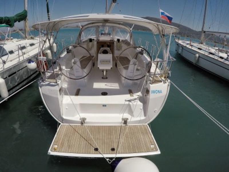 Book yachts online - sailboat - Bavaria 37 - Iwona - rent