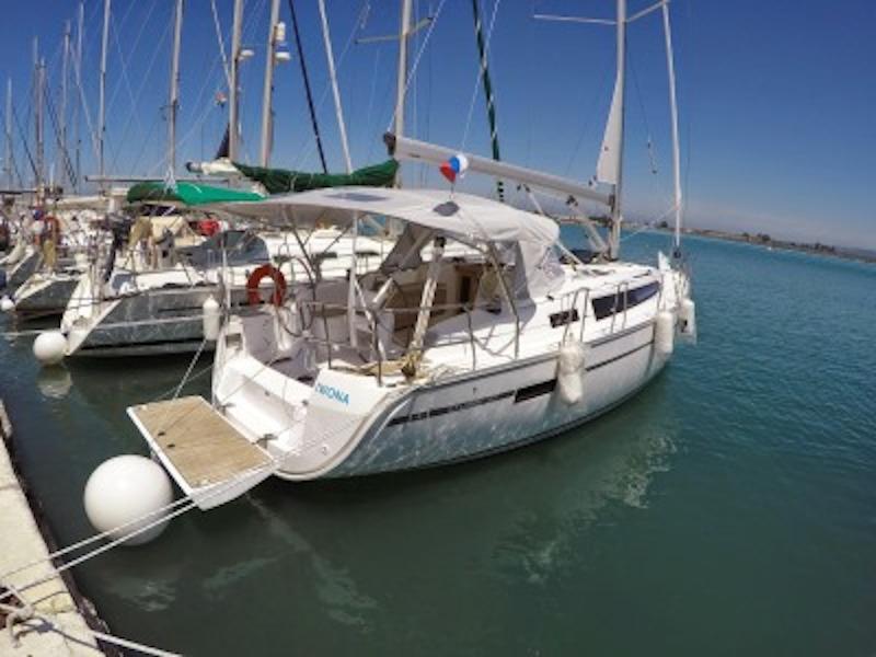 Book yachts online - sailboat - Bavaria 37 - Iwona - rent