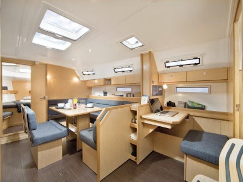 Book yachts online - sailboat - Bavaria 40 - Vlassis - rent