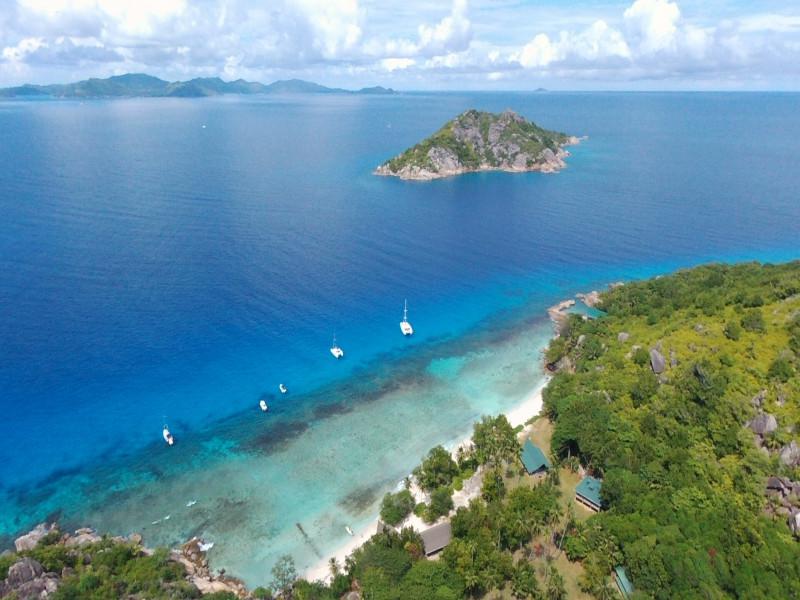 Book yachts online - catamaran - Lagoon 380 - Magikal - rent