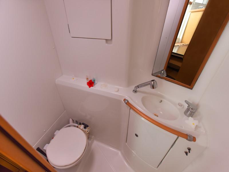 Book yachts online - catamaran - Lagoon 380 - Magikal - rent
