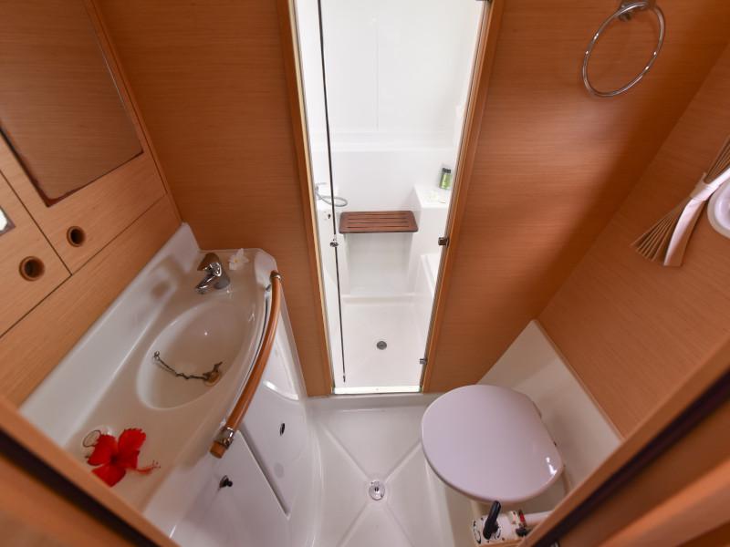 Book yachts online - catamaran - Lagoon 380 - Magikal - rent