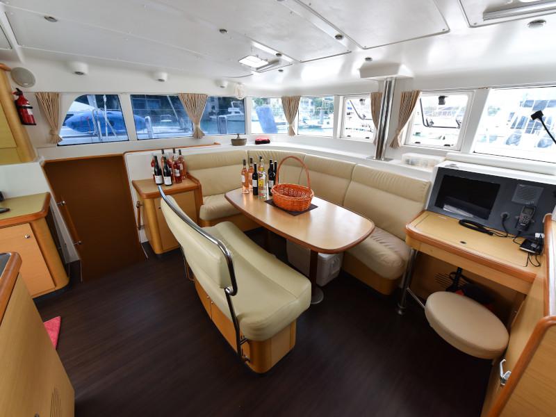Book yachts online - catamaran - Lagoon 440 - Mystikal - rent