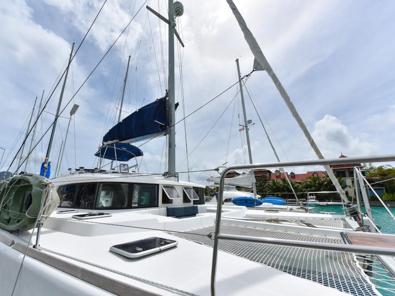 Book yachts online - catamaran - Lagoon 440 - Mystikal - rent