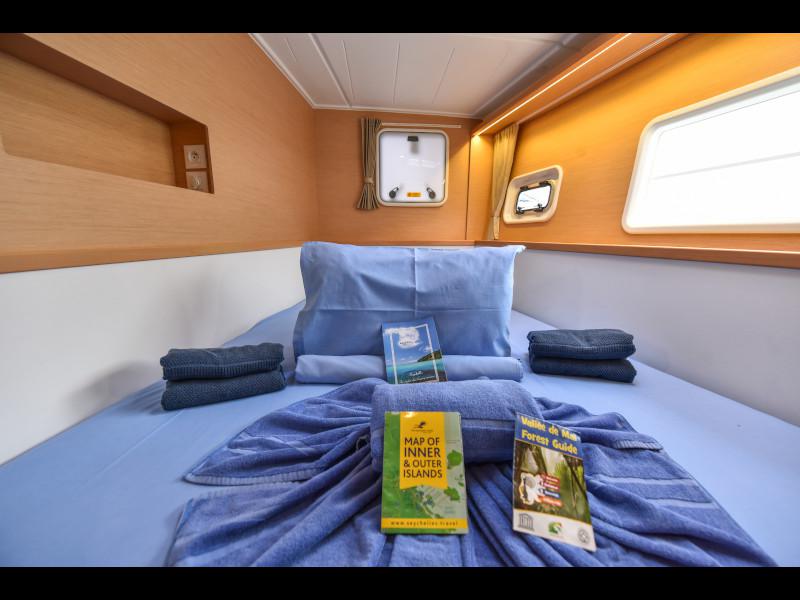 Book yachts online - catamaran - Lagoon 400 - Emilio - rent