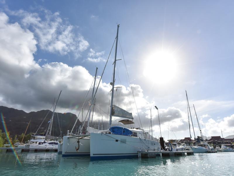 Book yachts online - catamaran - Lagoon 450 - Muzikal - rent