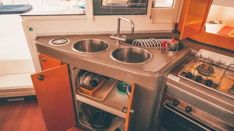 Book yachts online - catamaran - Lavezzi 40 - ILOI - rent