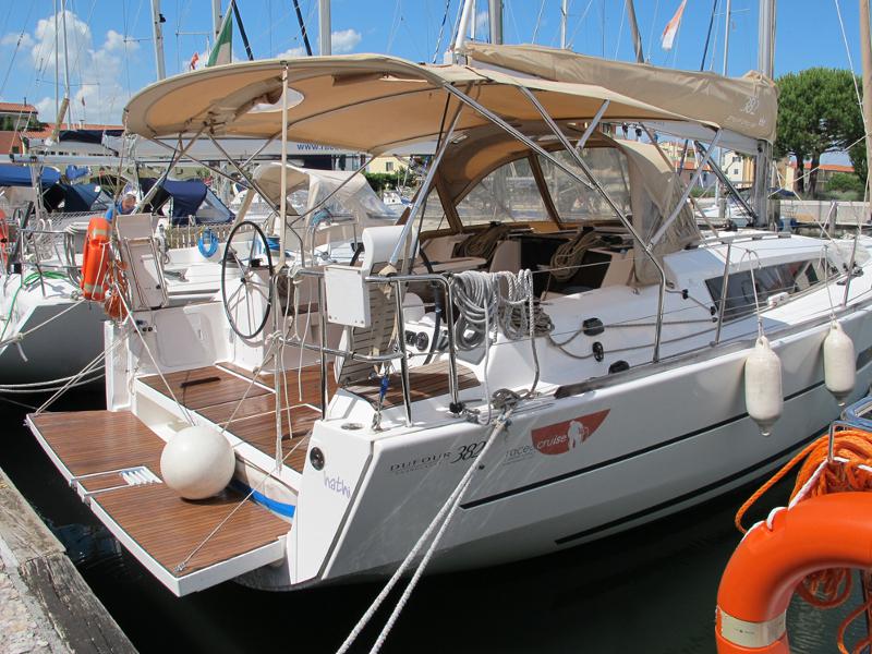 Book yachts online - sailboat - Dufour 382 GL - D 382 GL - rent