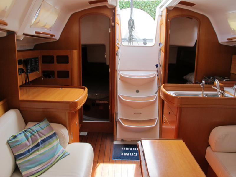 Book yachts online - sailboat - First 36.7 - no name - rent