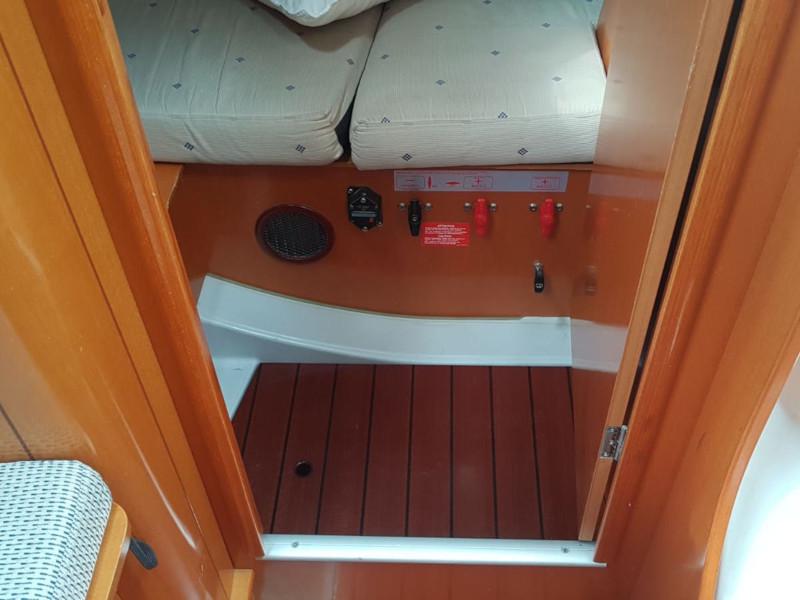 Book yachts online - sailboat - First 36.7 - no name - rent