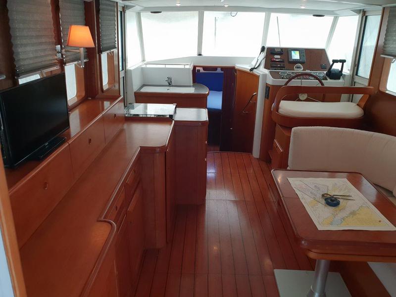 Book yachts online - motorboat - Swift Trawler 42 - Skitnica - rent