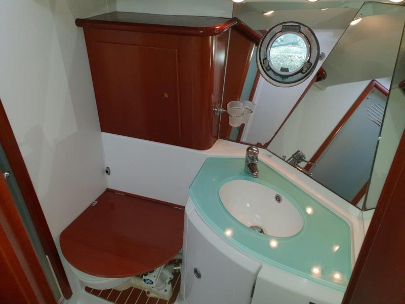 Book yachts online - motorboat - Swift Trawler 42 - Skitnica - rent