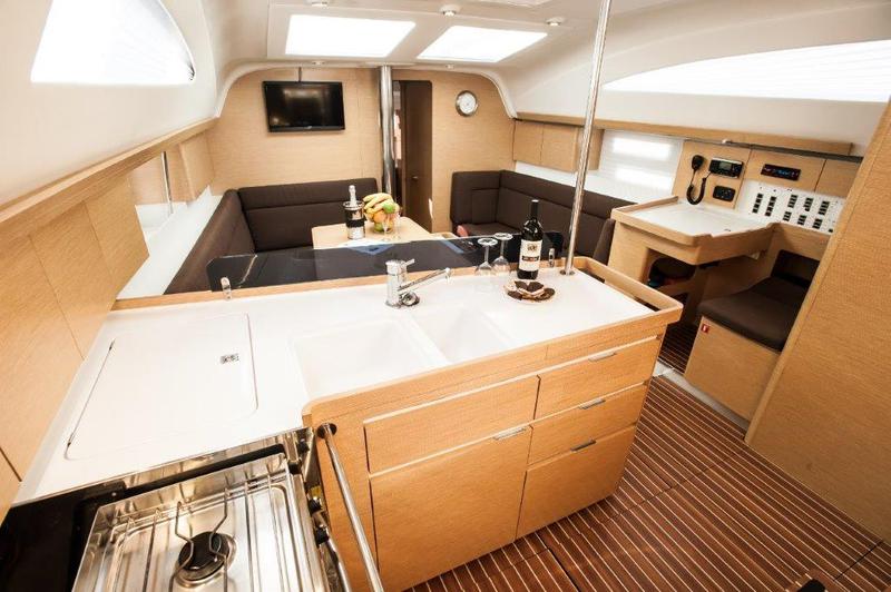 Book yachts online - sailboat - Elan Impression 45 BT - Reina Del Mar with A/C - rent