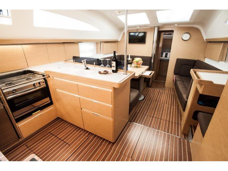 Book yachts online - sailboat - Elan Impression 45 BT - Reina Del Mar with A/C - rent