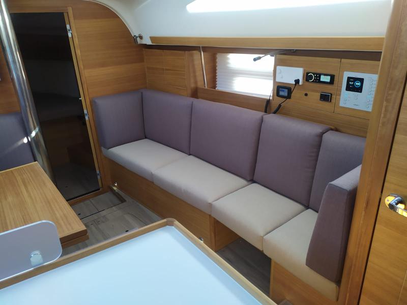 Book yachts online - sailboat - Elan Impression 40.1 - Baby Shark with A/C - rent