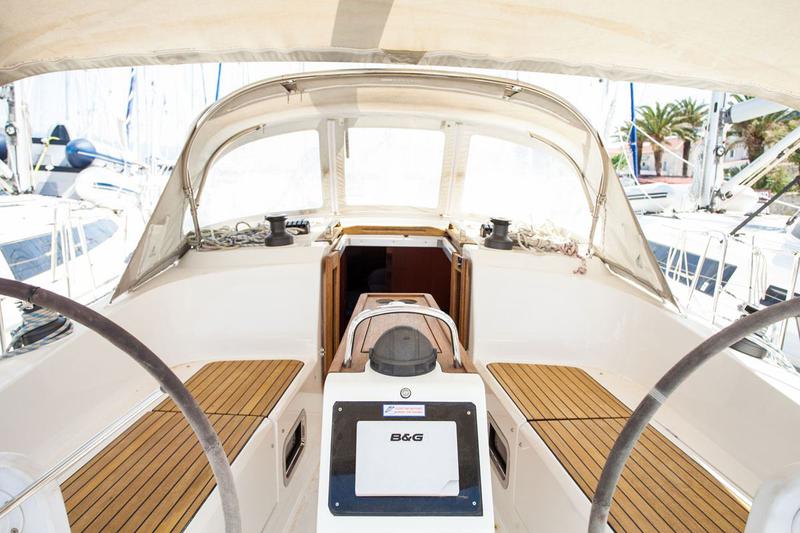 Book yachts online - sailboat - Bavaria Cruiser 37 - Nancy - rent