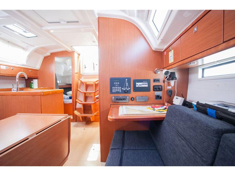 Book yachts online - sailboat - Bavaria Cruiser 37 - Nancy - rent