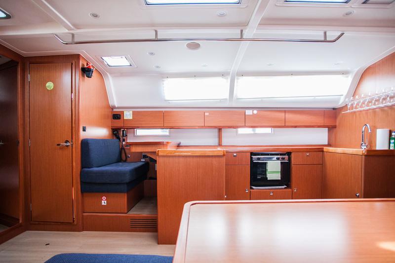 Book yachts online - sailboat - Bavaria Cruiser 51 - Summer Smile - rent