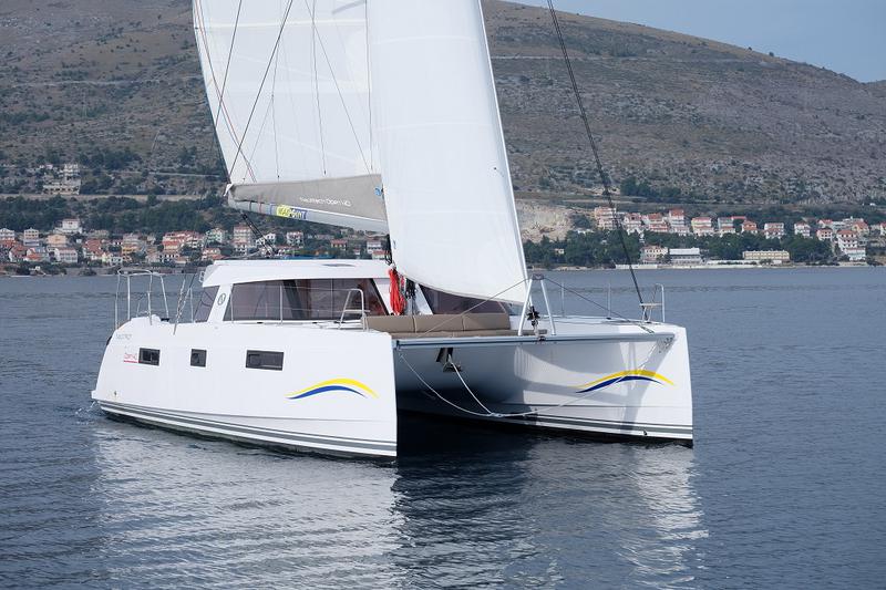 Book yachts online - catamaran - Nautitech Open 40 - BLUE POINT - rent