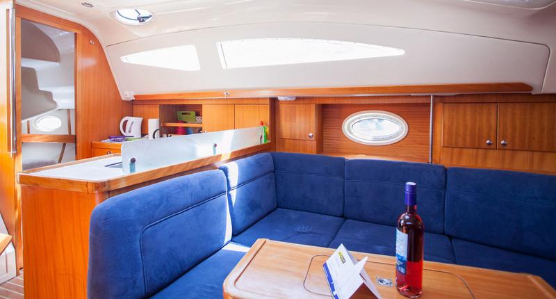 Book yachts online - sailboat - Elan 384 Impression - Relax Point - rent