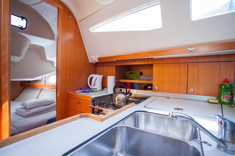 Book yachts online - sailboat - Elan 384 Impression - Relax Point - rent