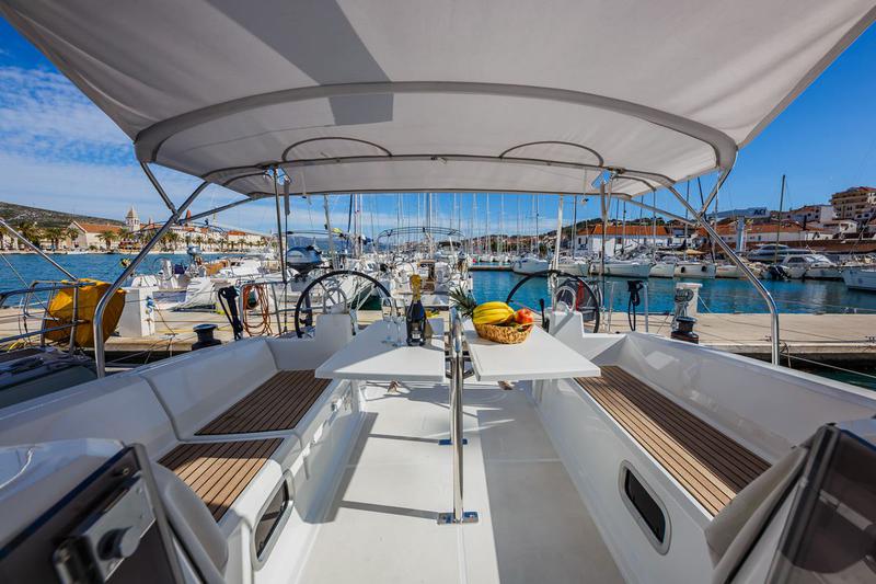Book yachts online - sailboat - Oceanis 38.1 - Obsession - rent