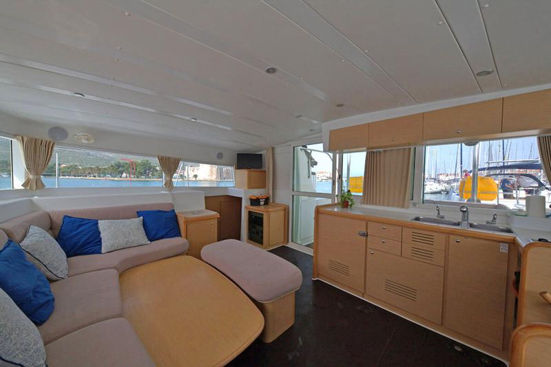 Book yachts online - catamaran - Lagoon 420 - TABASCO  - rent