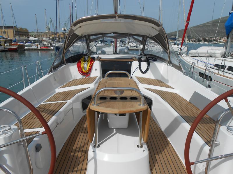 Book yachts online - sailboat - Sun Odyssey 50DS - Bonaca - rent