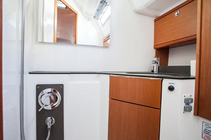 Book yachts online - sailboat - Bavaria Cruiser 46 - Lovro - rent