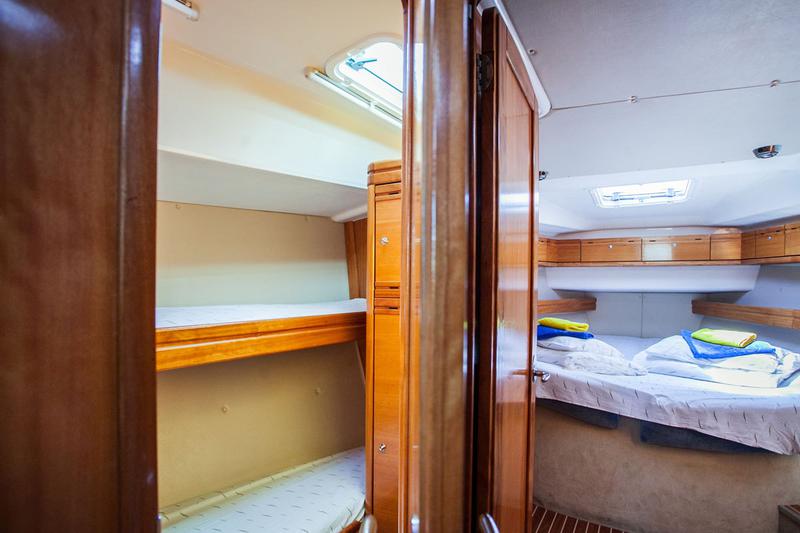 Book yachts online - sailboat - Bavaria 46 Cruiser - Cosma - rent