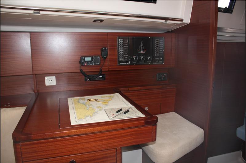 Book yachts online - sailboat - Salona 38 - Olynthia - rent
