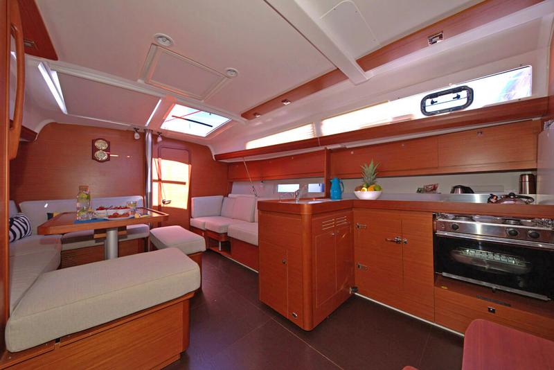 Book yachts online - sailboat - Dufour 412 Grand large - Matul - rent