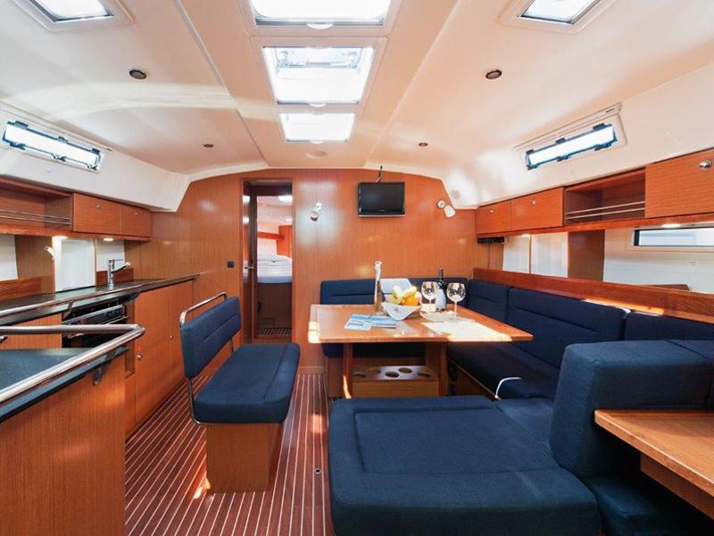 Book yachts online - sailboat - Bavaria Cruiser 45 OW. - Takeo - rent