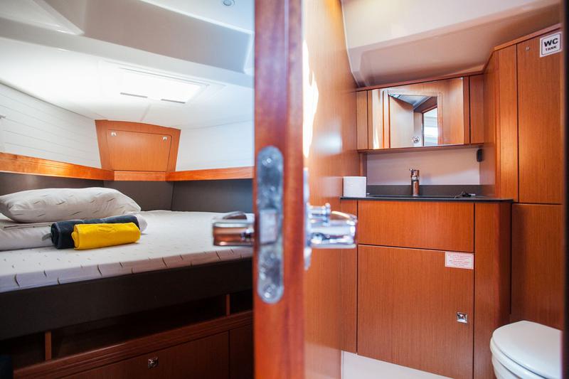 Book yachts online - sailboat - Bavaria Cruiser 41 - Ružica - rent