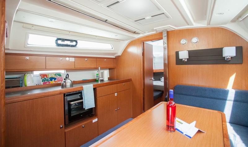 Book yachts online - sailboat - Bavaria Cruiser 41 - Ružica - rent