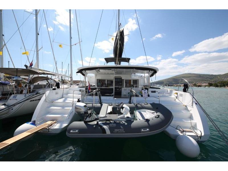 Book yachts online - catamaran - Lagoon 450 Fly - REGGAE POINT  - rent