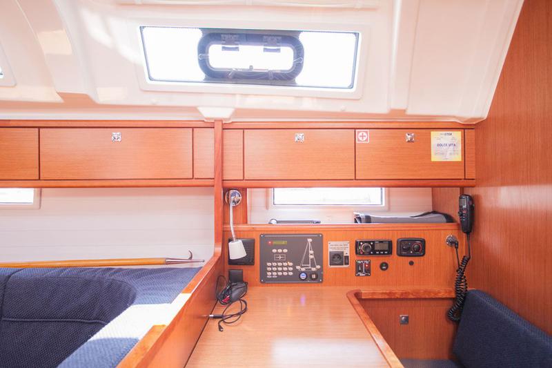 Book yachts online - sailboat - Bavaria Cruiser 41 - Dolce vita - rent