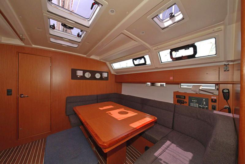 Book yachts online - sailboat - Bavaria Cruiser 46 - Tequila - rent