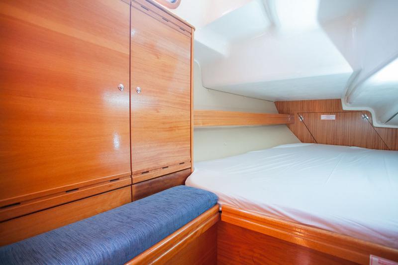 Book yachts online - sailboat - Bavaria 37 Cruiser - Mare - rent
