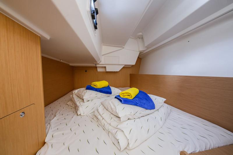 Book yachts online - sailboat - Oceanis 38.1 - Pleasure - rent