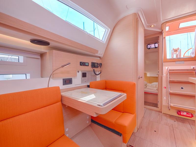 Book yachts online - sailboat - Elan 40 Impression - HAPPY  - rent
