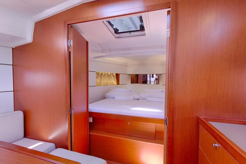 Book yachts online - sailboat - Oceanis 38.1 - MARE NOSTRUM II - rent