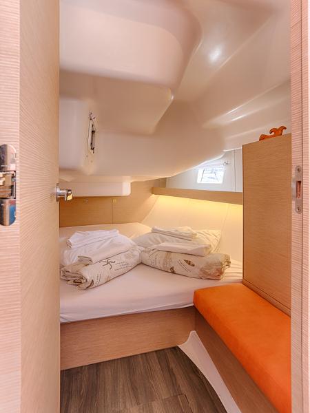 Book yachts online - sailboat - Elan 45 Impression - FROZEN - rent
